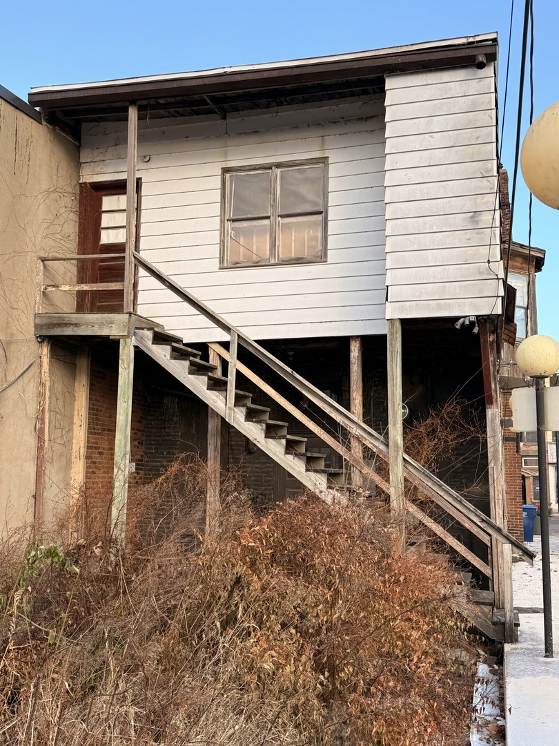 732 1st Street Property Photo 4