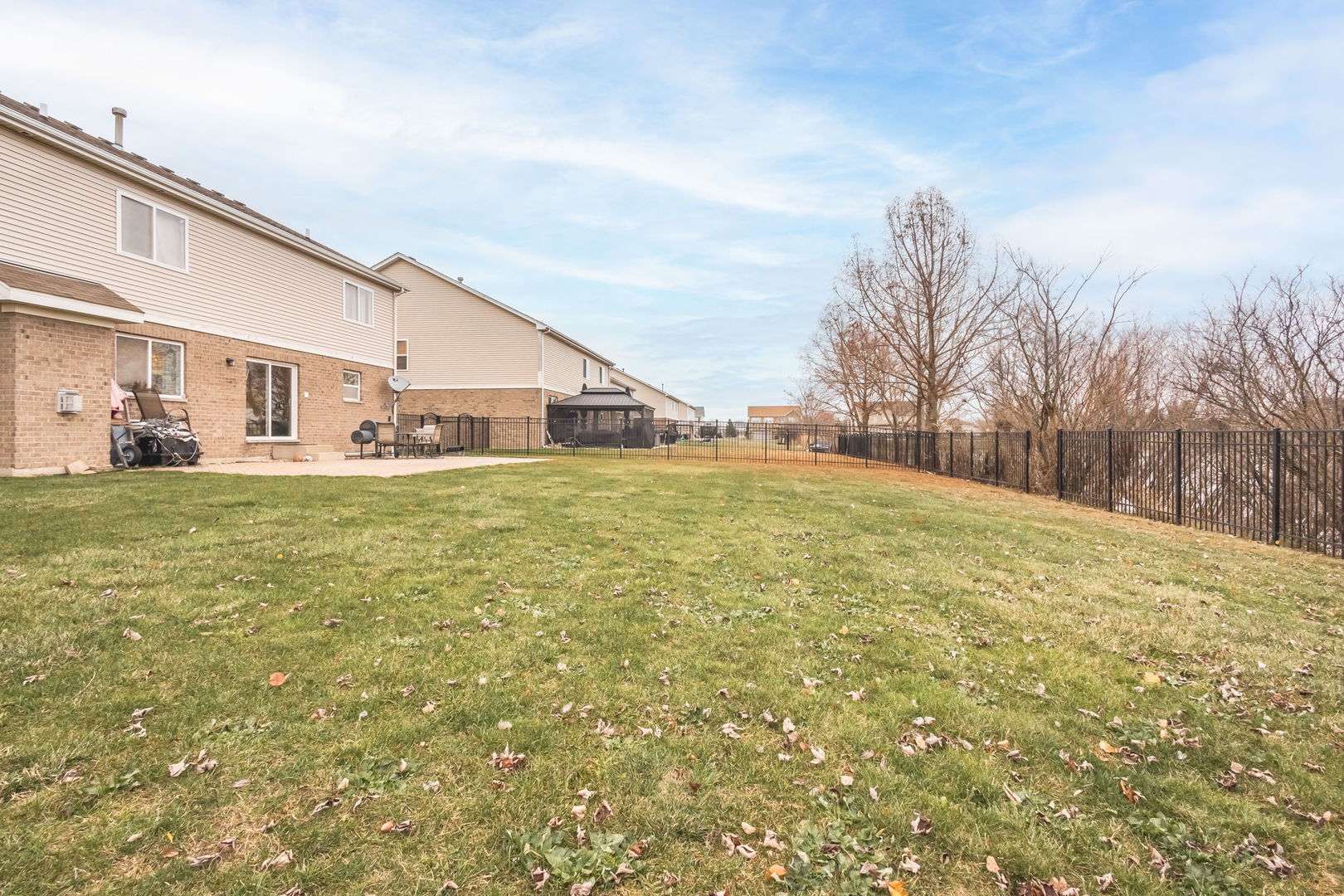 2285 Queensbridge Drive Property Photo 4