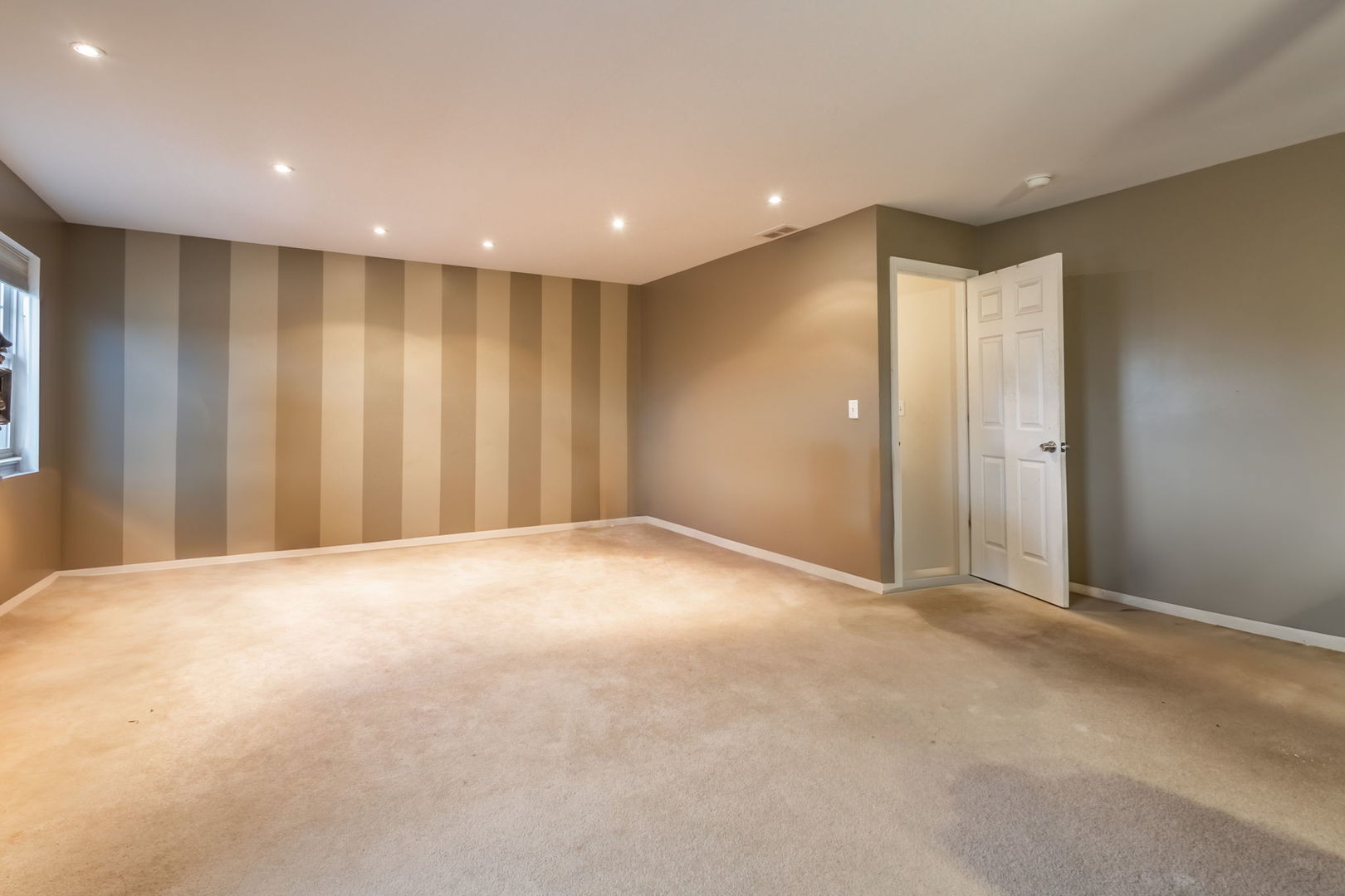 2285 Queensbridge Drive Property Photo 16