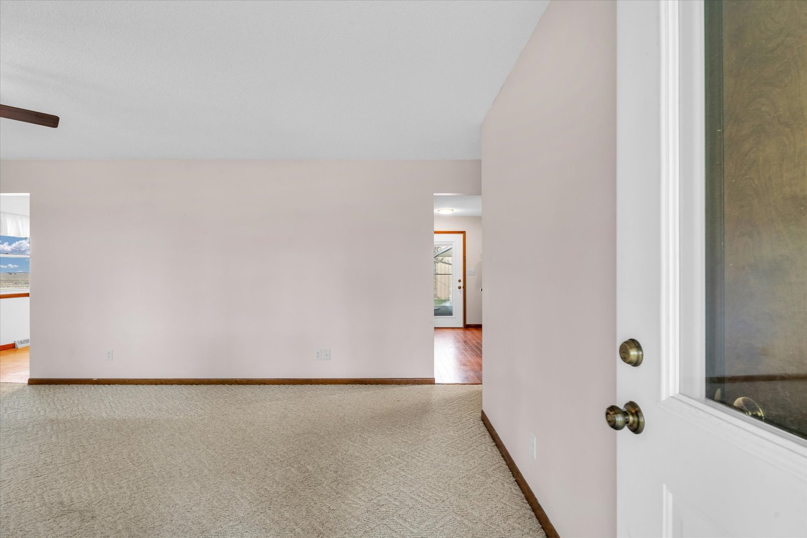 721 E 200 N Road Property Photo 3