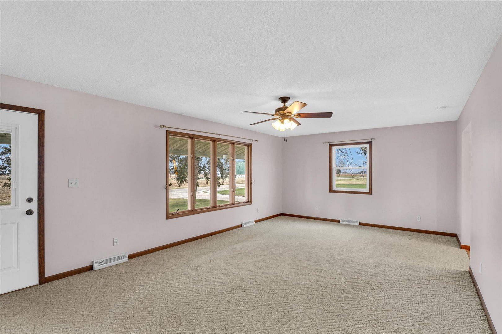 721 E 200 N Road Property Photo 5