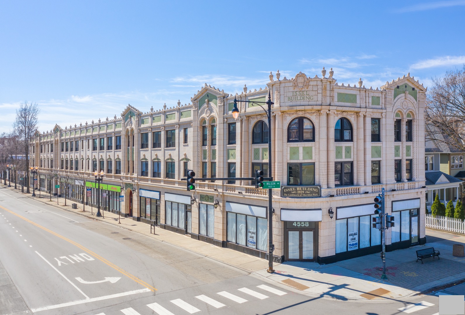 4558 N Clark Street Property Photo 1