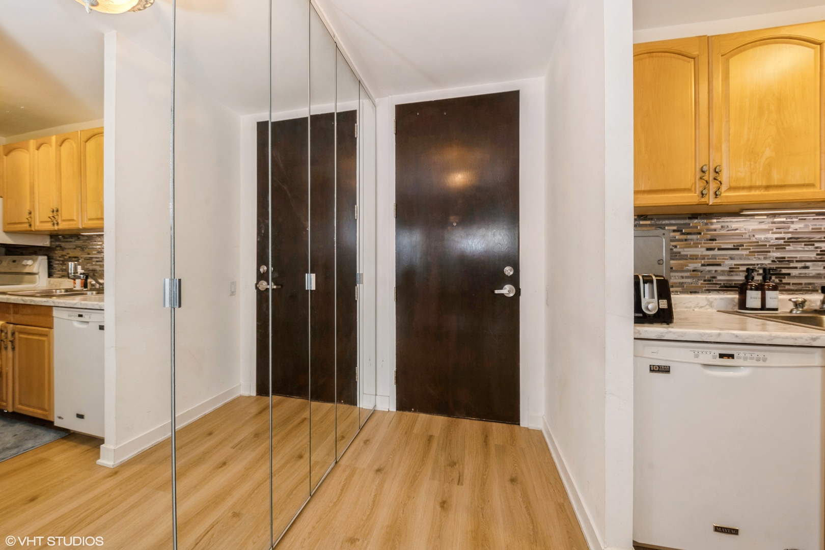 535 N Michigan Avenue 2311 Property Photo 3