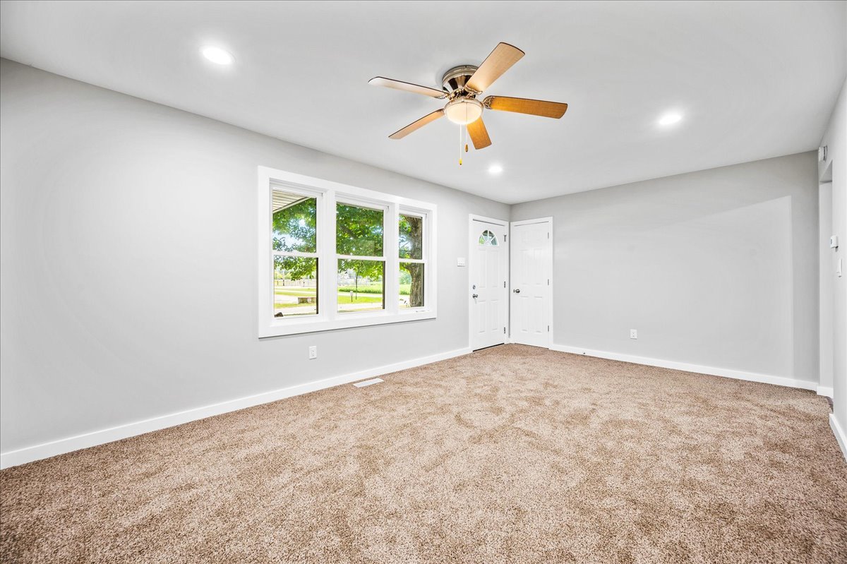 405 N Walnut Street Property Photo 3