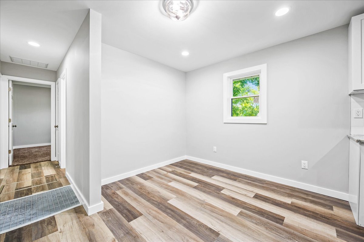 405 N Walnut Street Property Photo 8