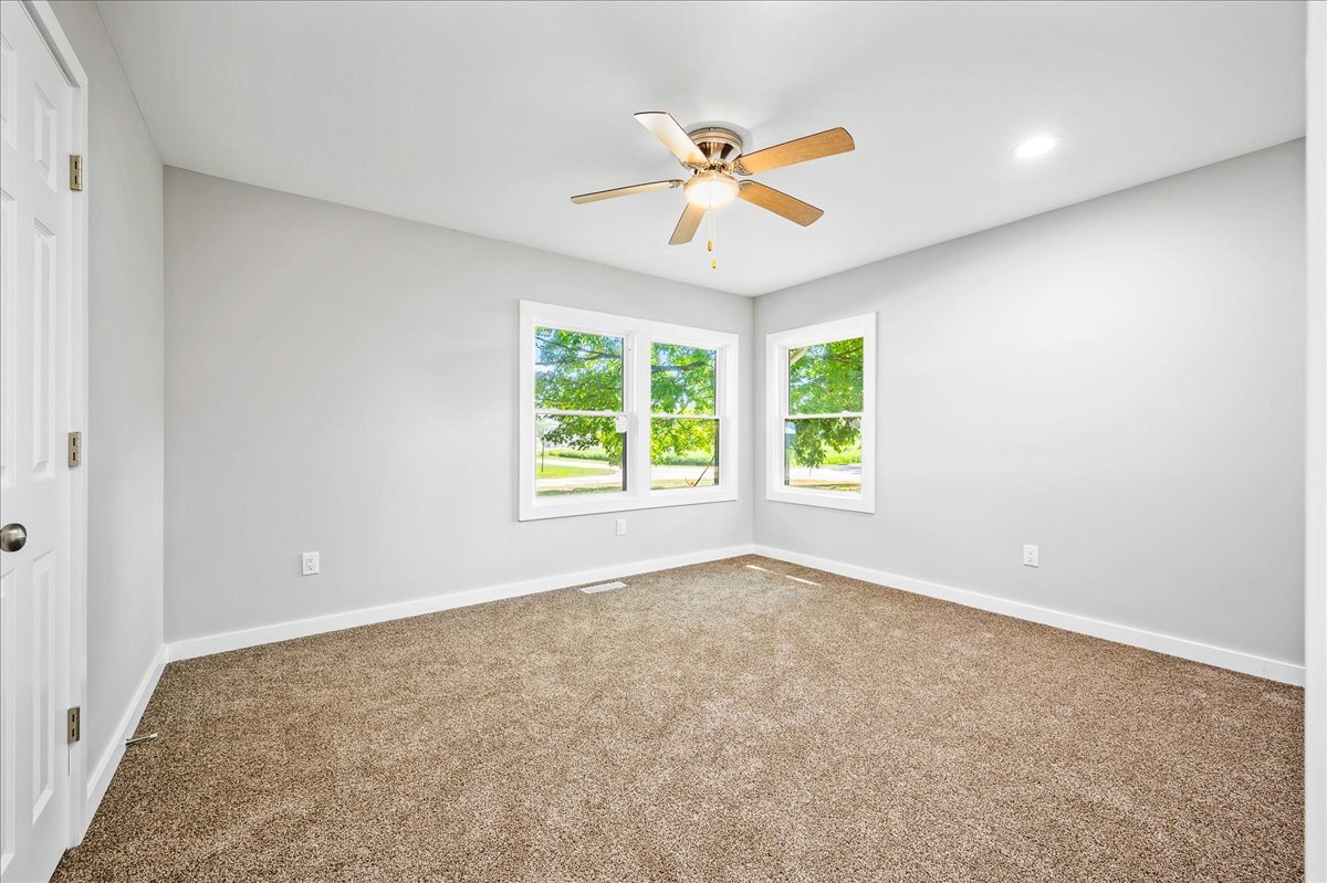 405 N Walnut Street Property Photo 9