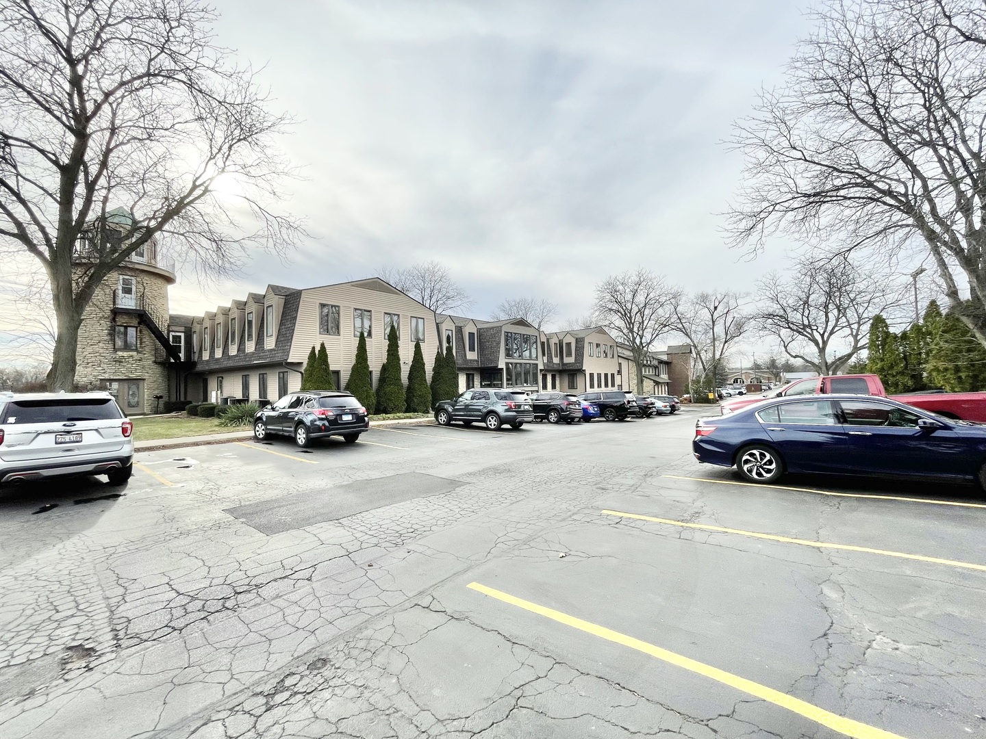 2000 Larkin Avenue 301-302 Property Photo 1