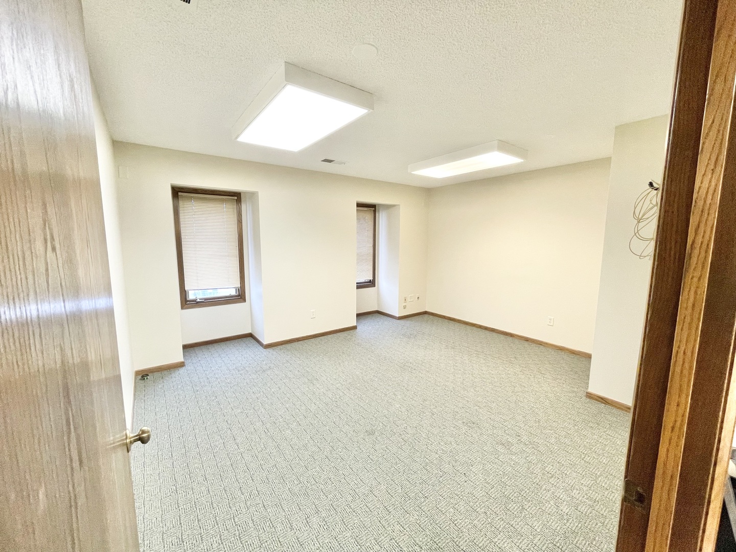 2000 Larkin Avenue 301-302 Property Photo 4
