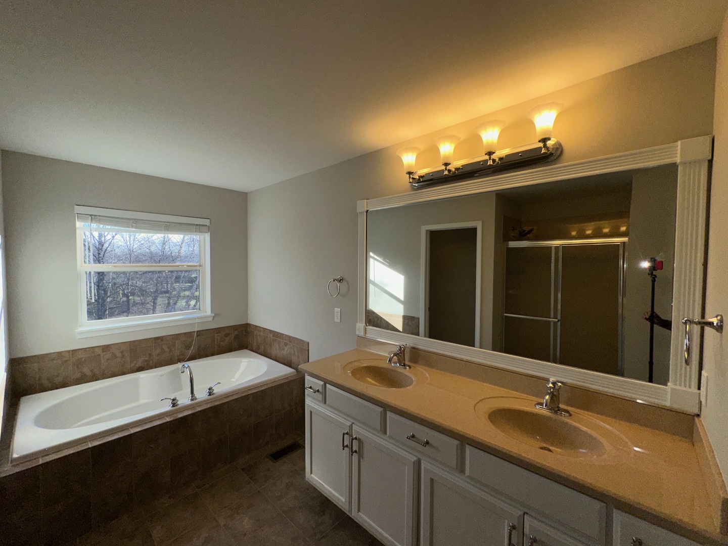 0n677 Fieldstone Lane Property Photo 13