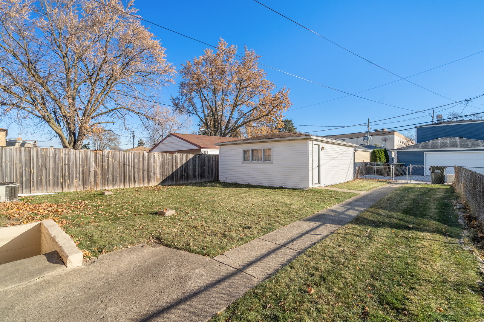 2225 Elm Street Property Photo 18