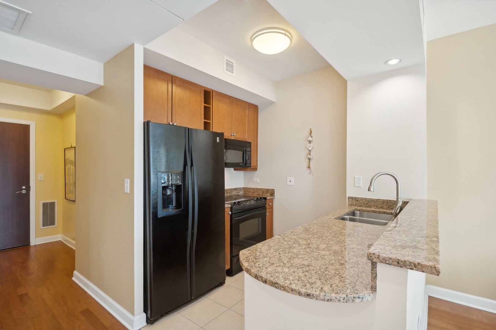 130 N Garland Court 2608 Property Photo 5