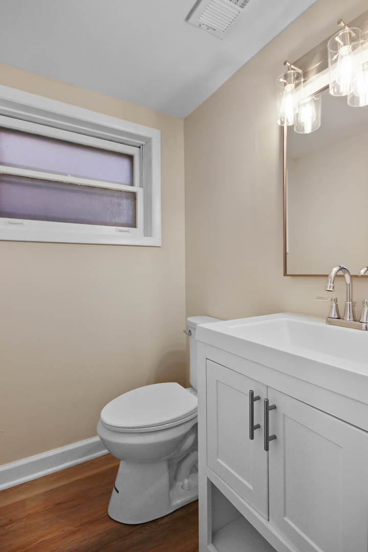 13141 S Green Bay Avenue Property Photo 8