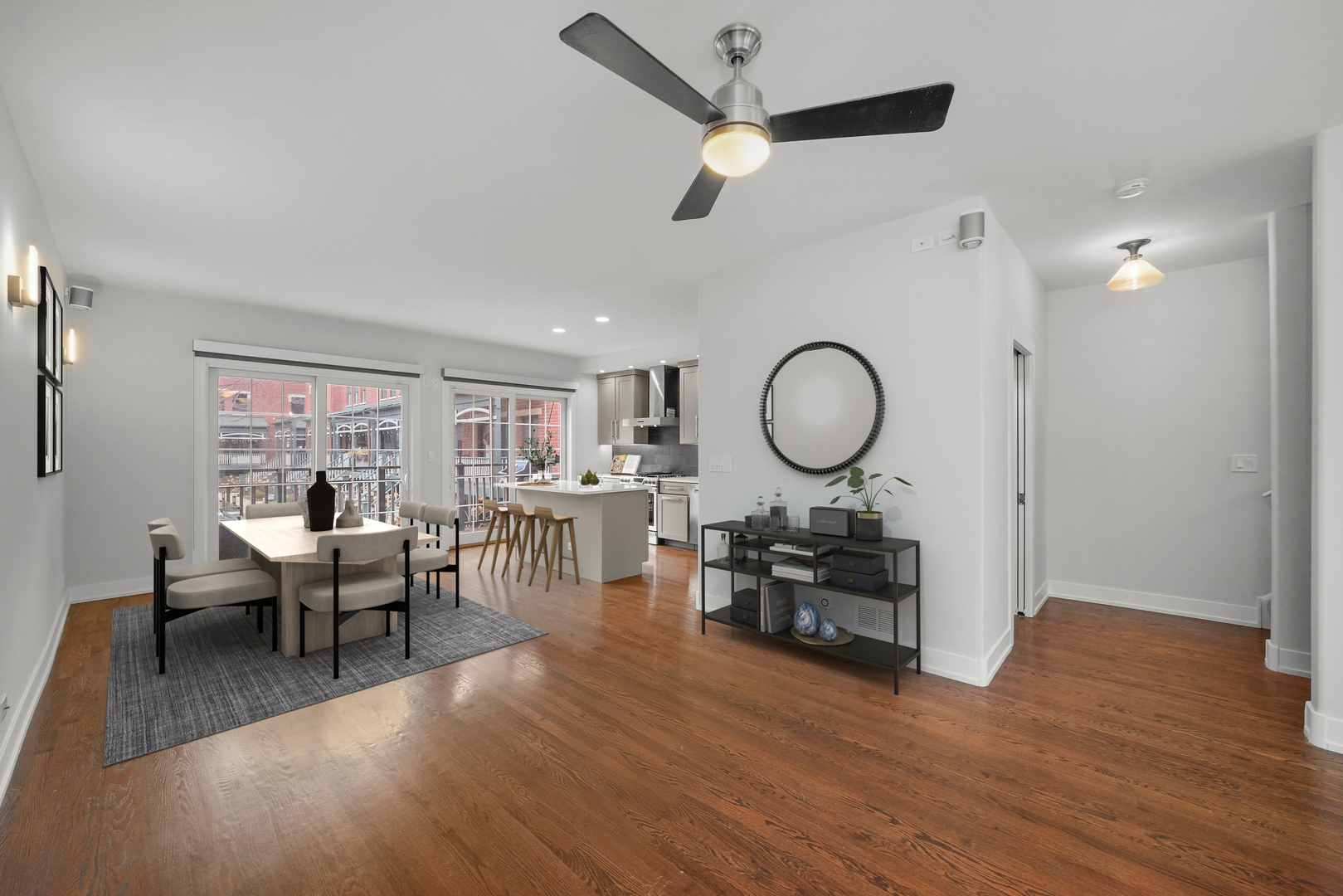 1026 W Monroe Street Property Photo 4