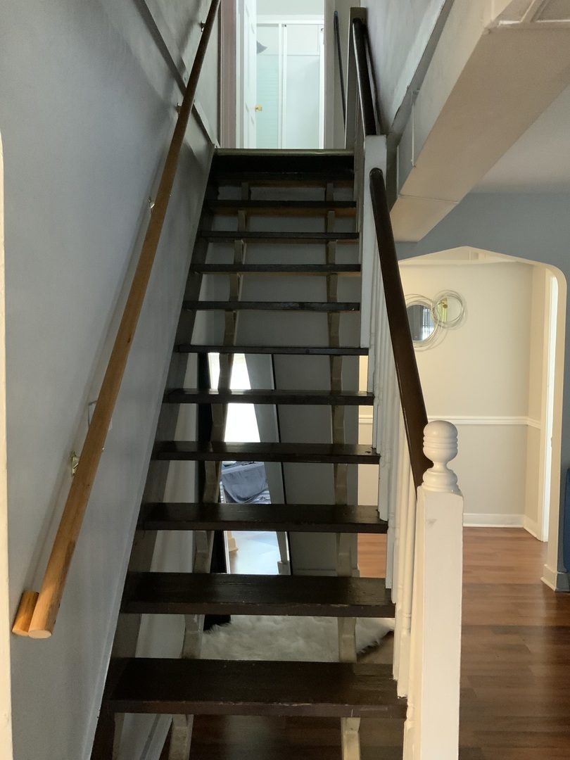 15821 Whipple Avenue Property Photo 8