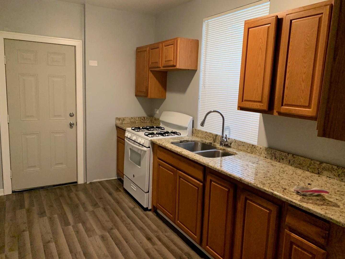 7931 S Vernon Avenue Property Photo 18