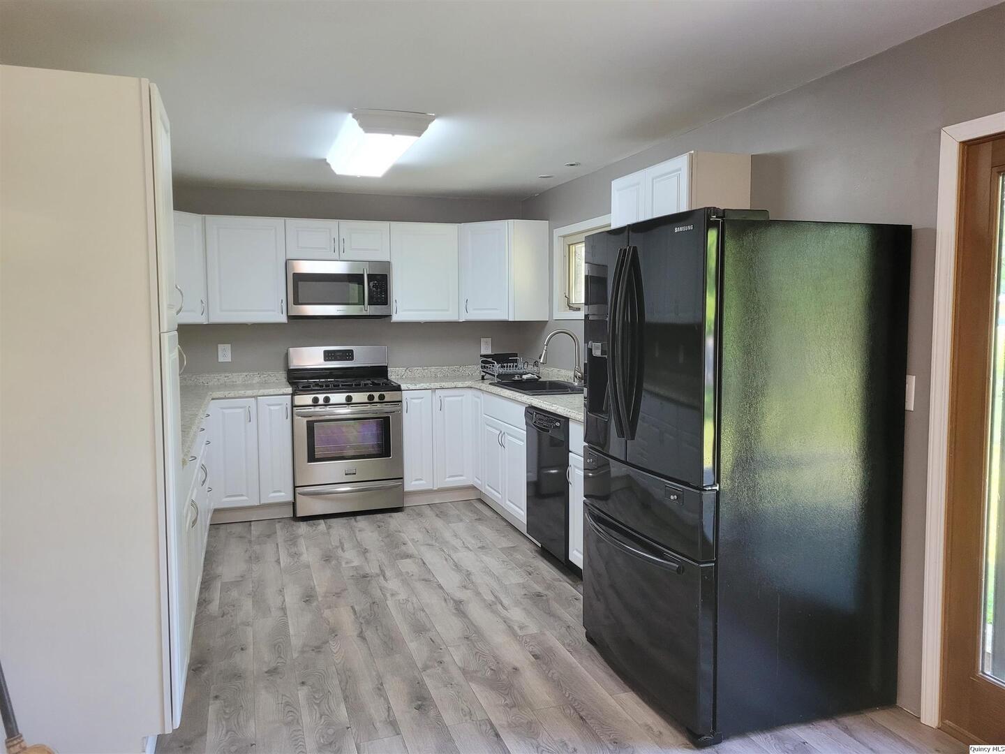 3 Lynn Rose Heights Property Photo 5
