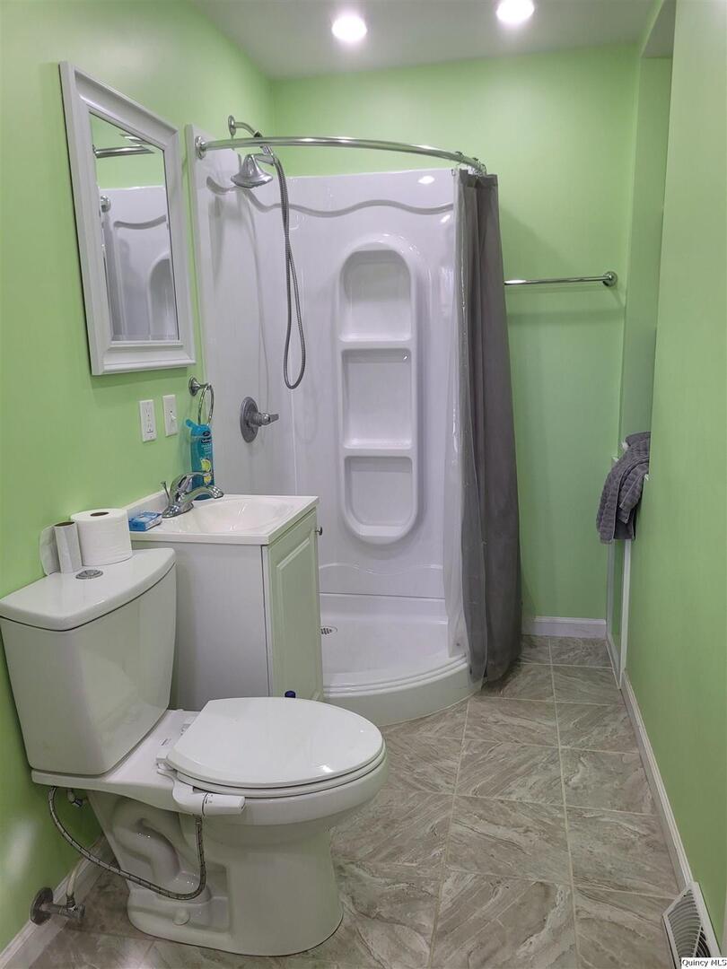 3 Lynn Rose Heights Property Photo 9