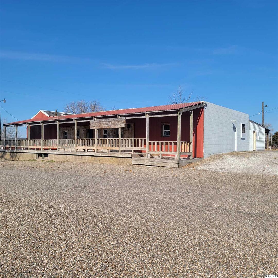 1619 N 735th Ave Property Photo