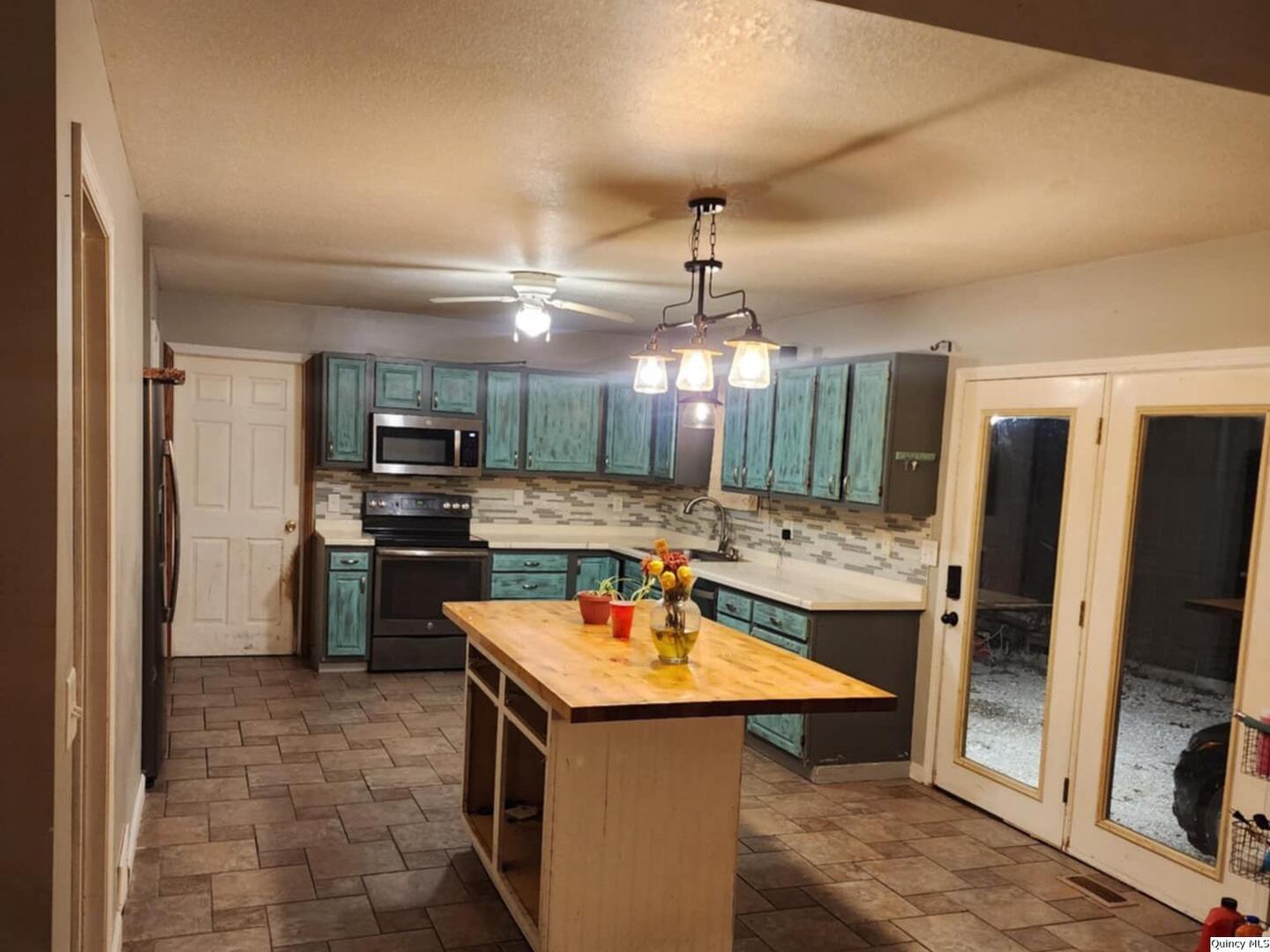 312 N Illinois Property Photo 4