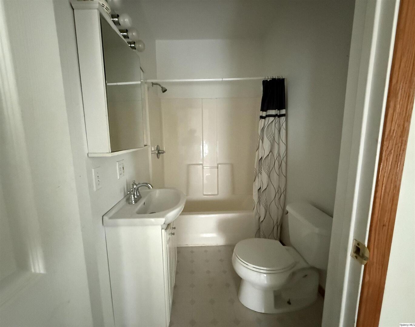 312 N Illinois Property Photo 14