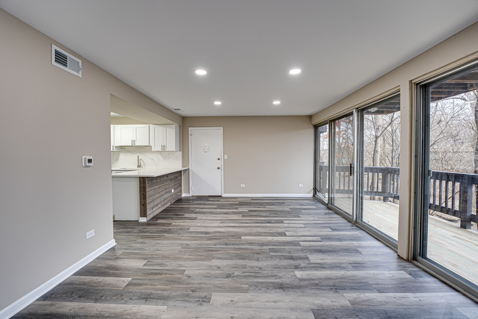 5522 E Lake Drive B Property Photo 5