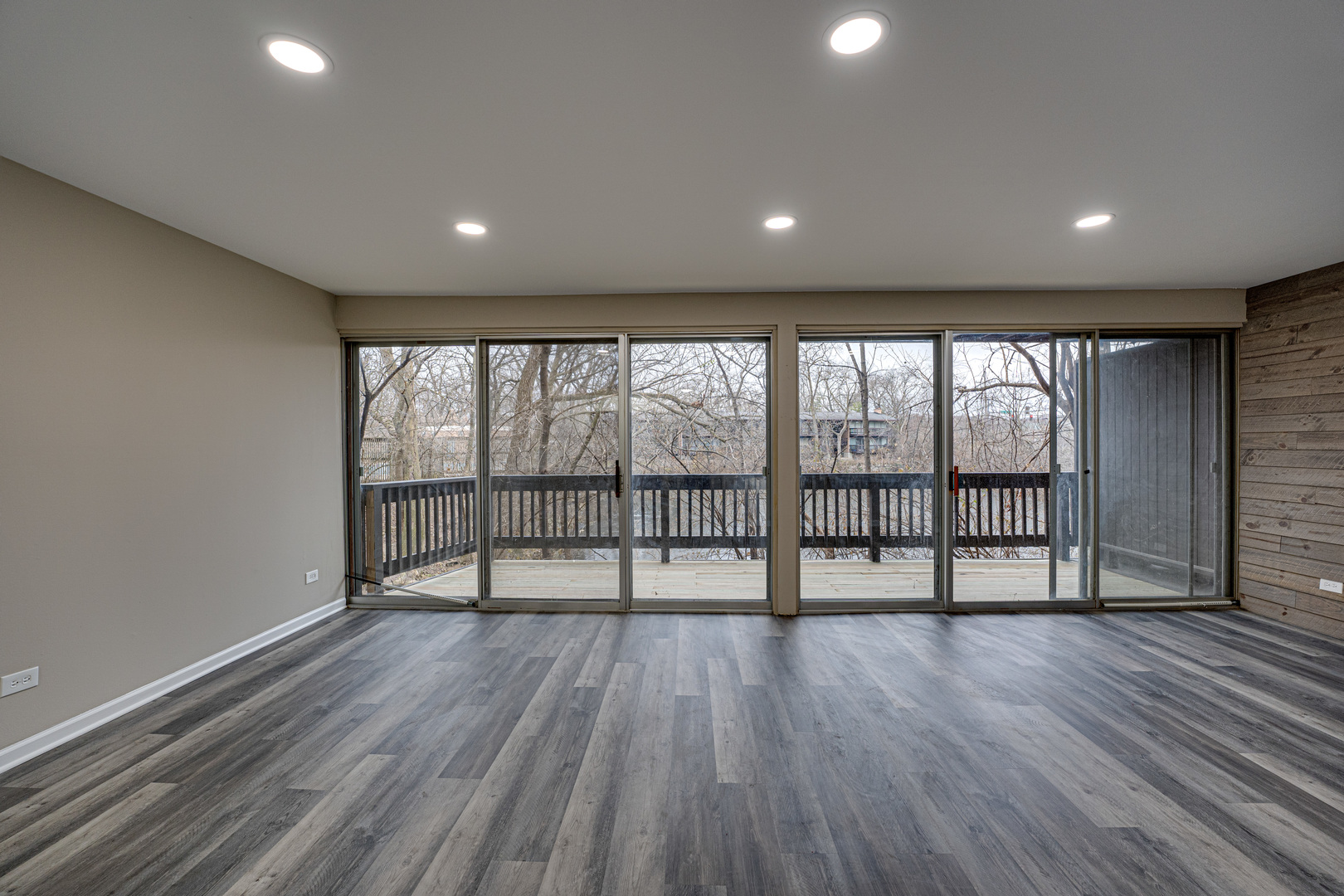 5522 E Lake Drive B Property Photo 6