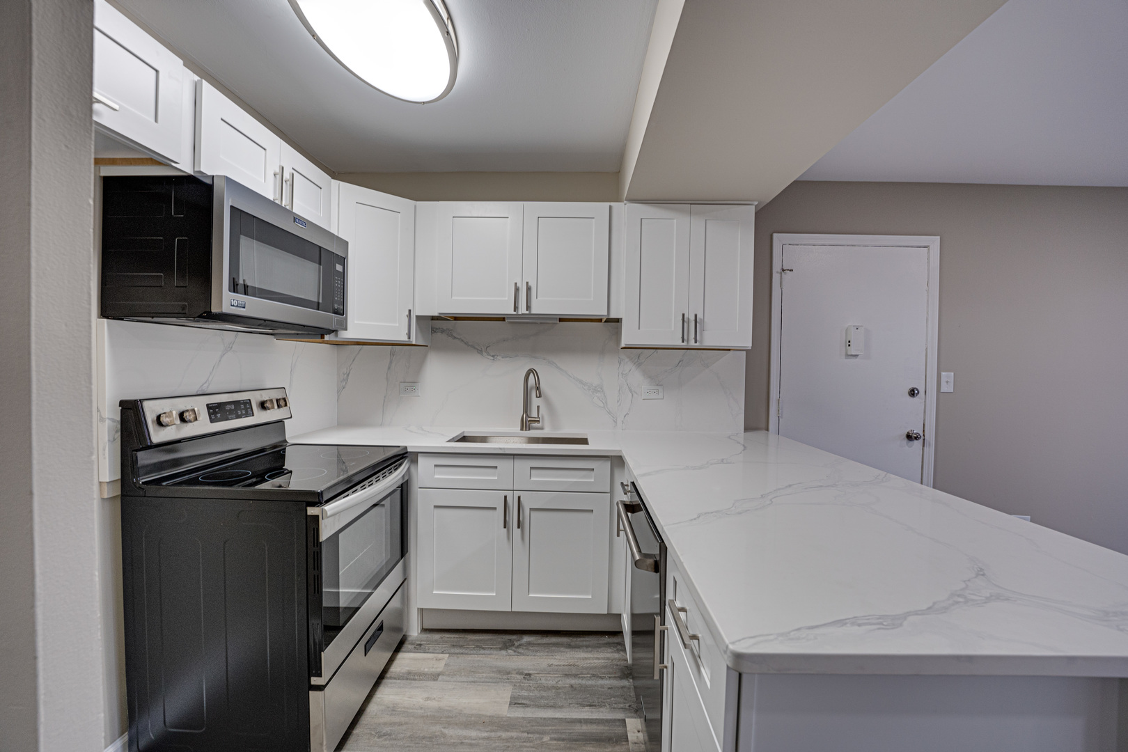 5522 E Lake Drive B Property Photo 9