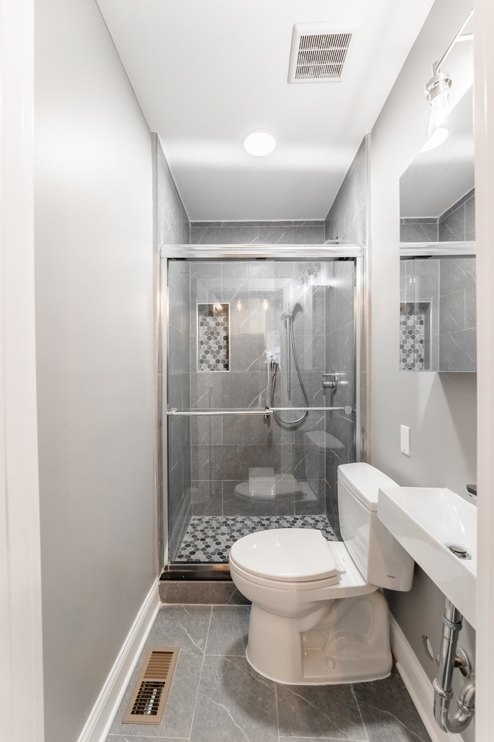4831 W Walton Street Property Photo 12