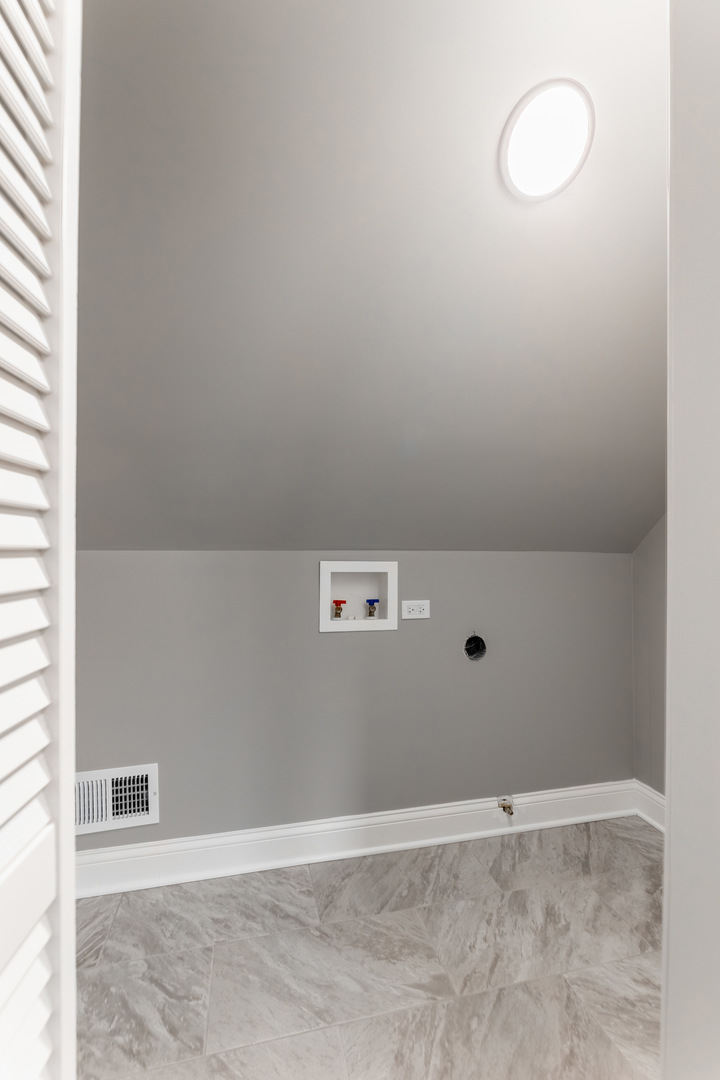 4831 W Walton Street Property Photo 15
