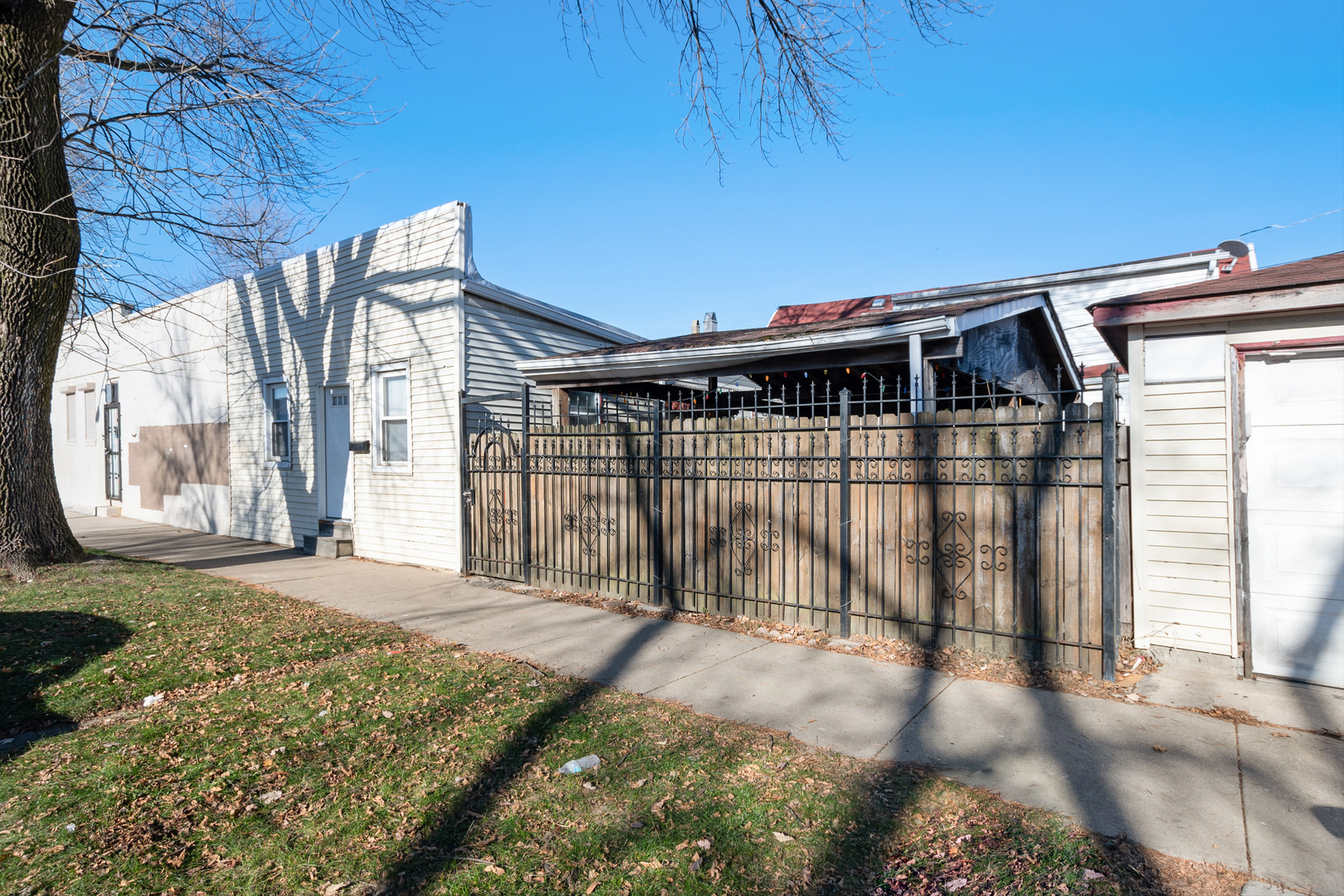 2857 S Kostner Avenue Property Photo 4