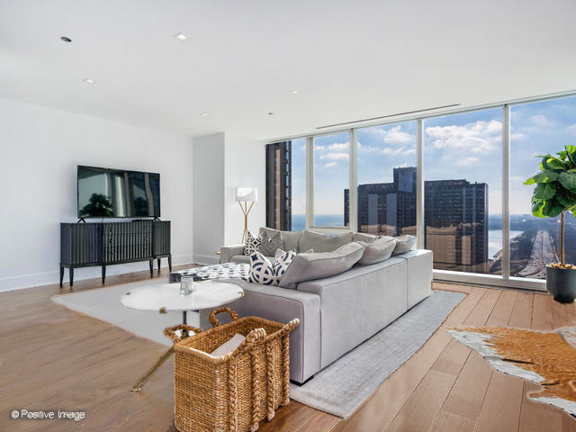 363 E Wacker Drive 2003 Property Photo 2