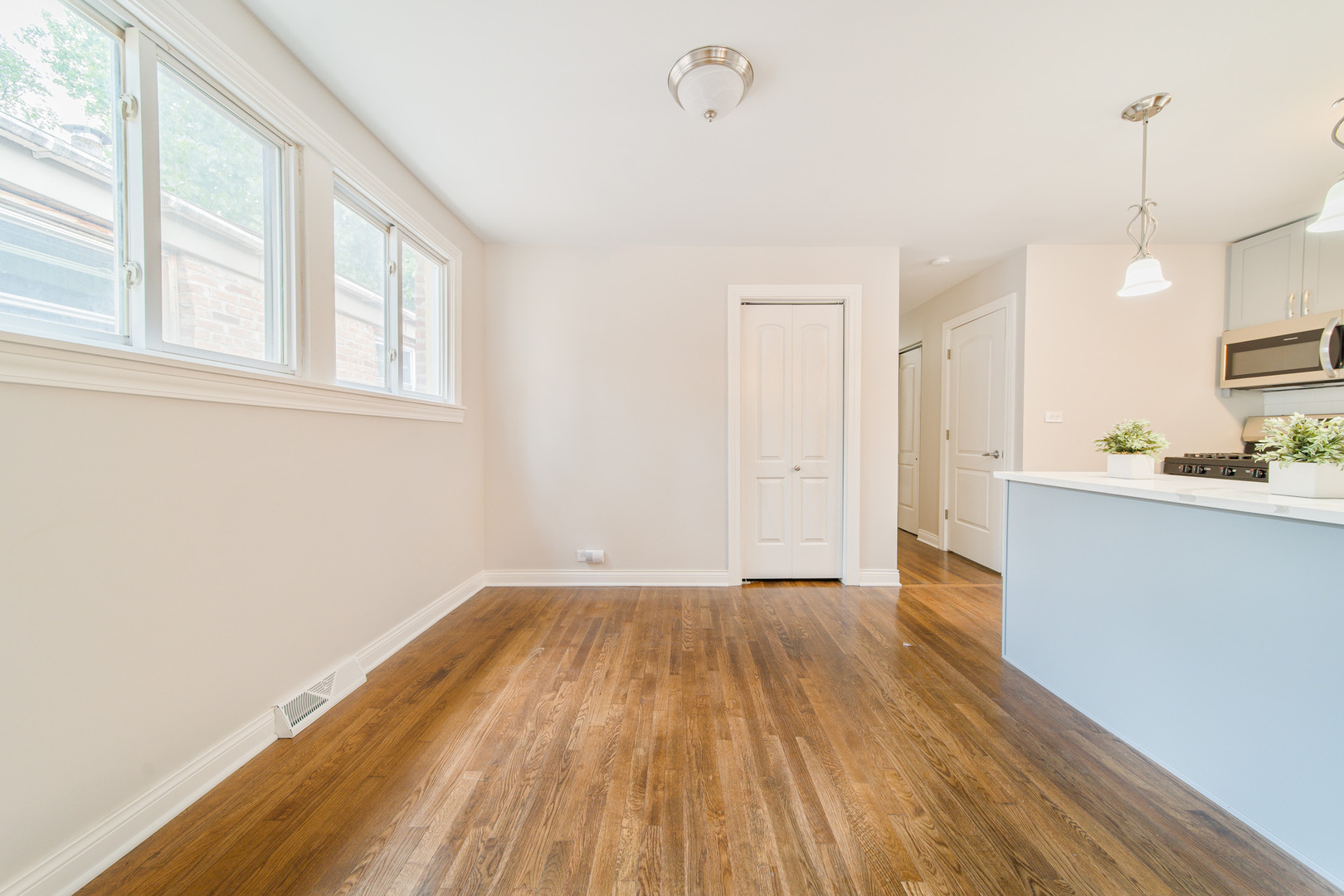 1115 W 110th Street Property Photo 11