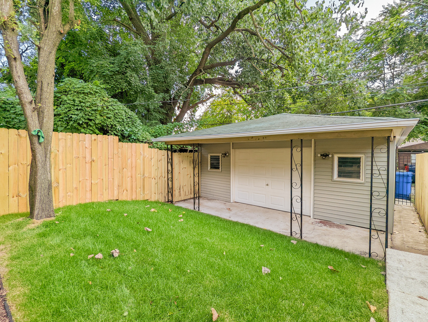 1115 W 110th Street Property Photo 22