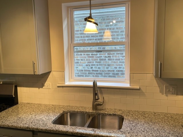 9515 S Woodlawn Avenue Property Photo 4