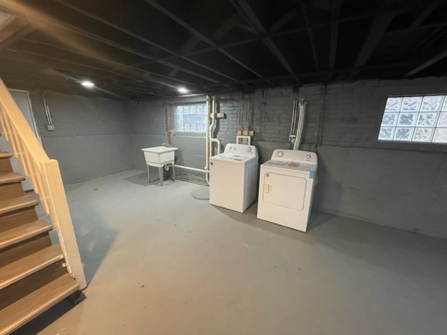 9515 S Woodlawn Avenue Property Photo 13