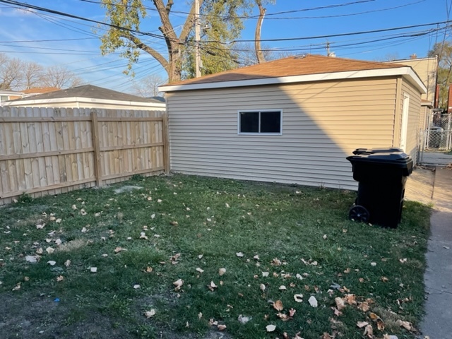 9515 S Woodlawn Avenue Property Photo 15