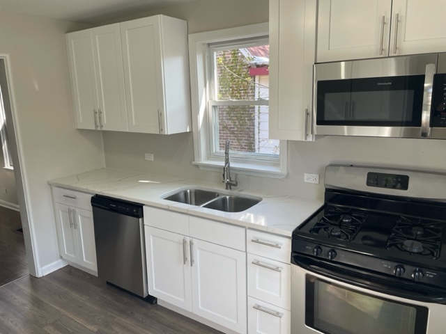 9640 S University Avenue Property Photo 6