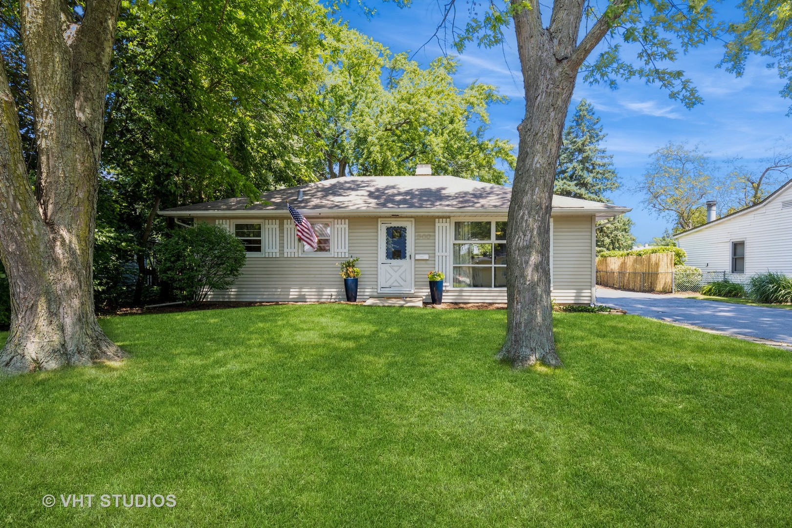 500 Brook Dr Property Photo