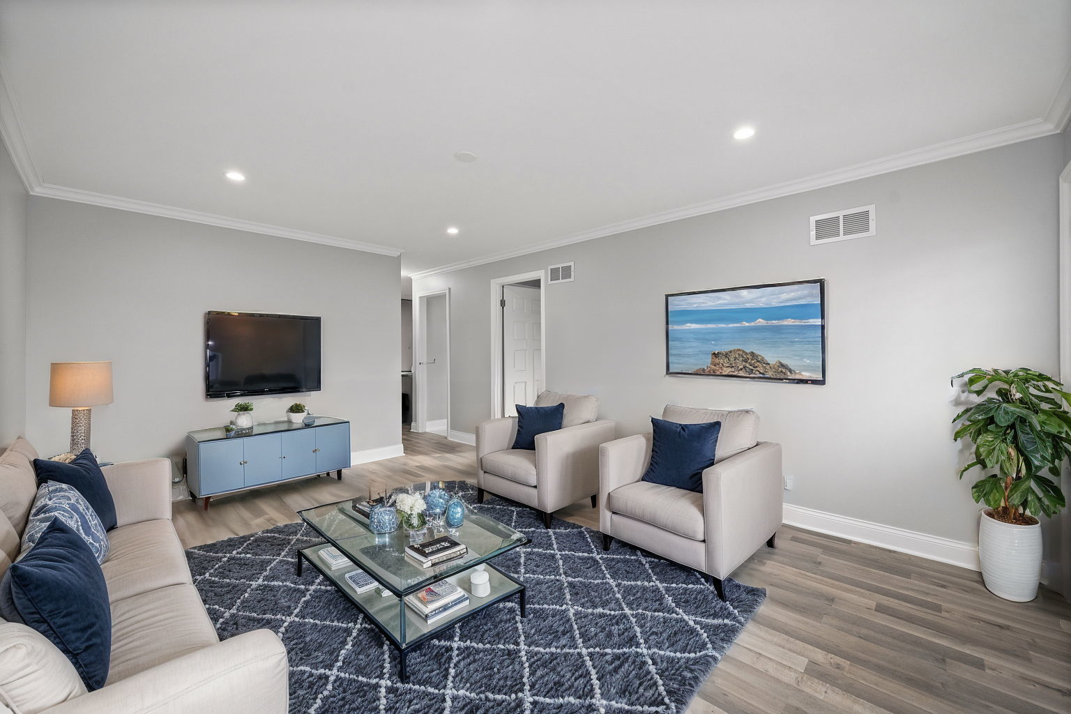 14609 Dante Ave Property Photo 2
