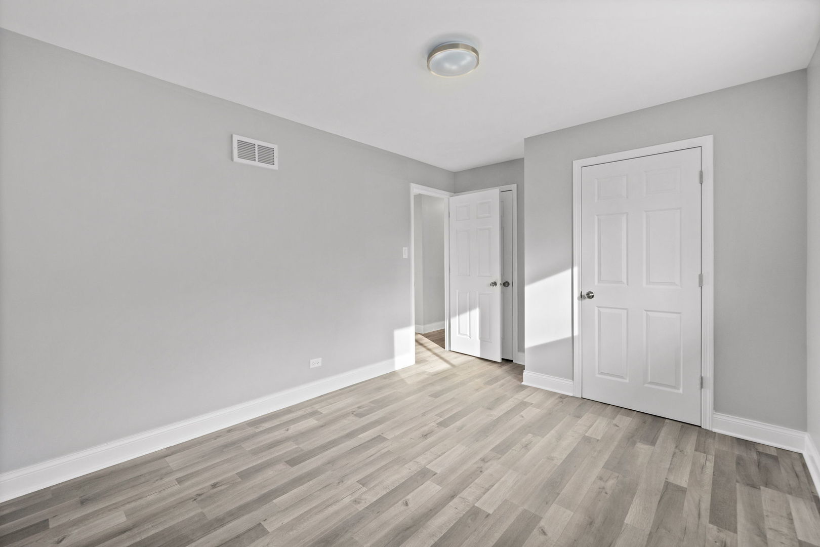 14609 Dante Ave Property Photo 7