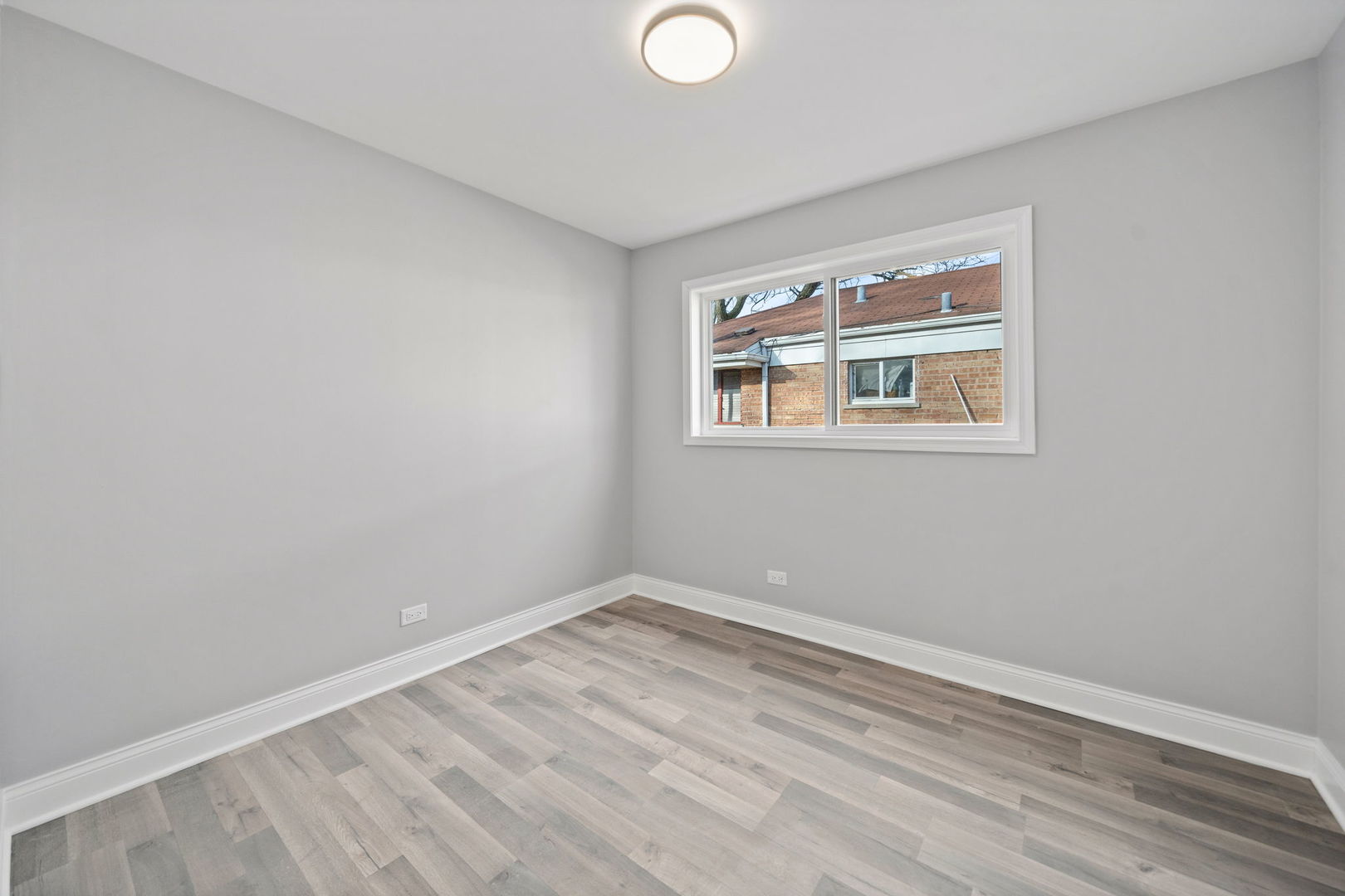 14609 Dante Ave Property Photo 9