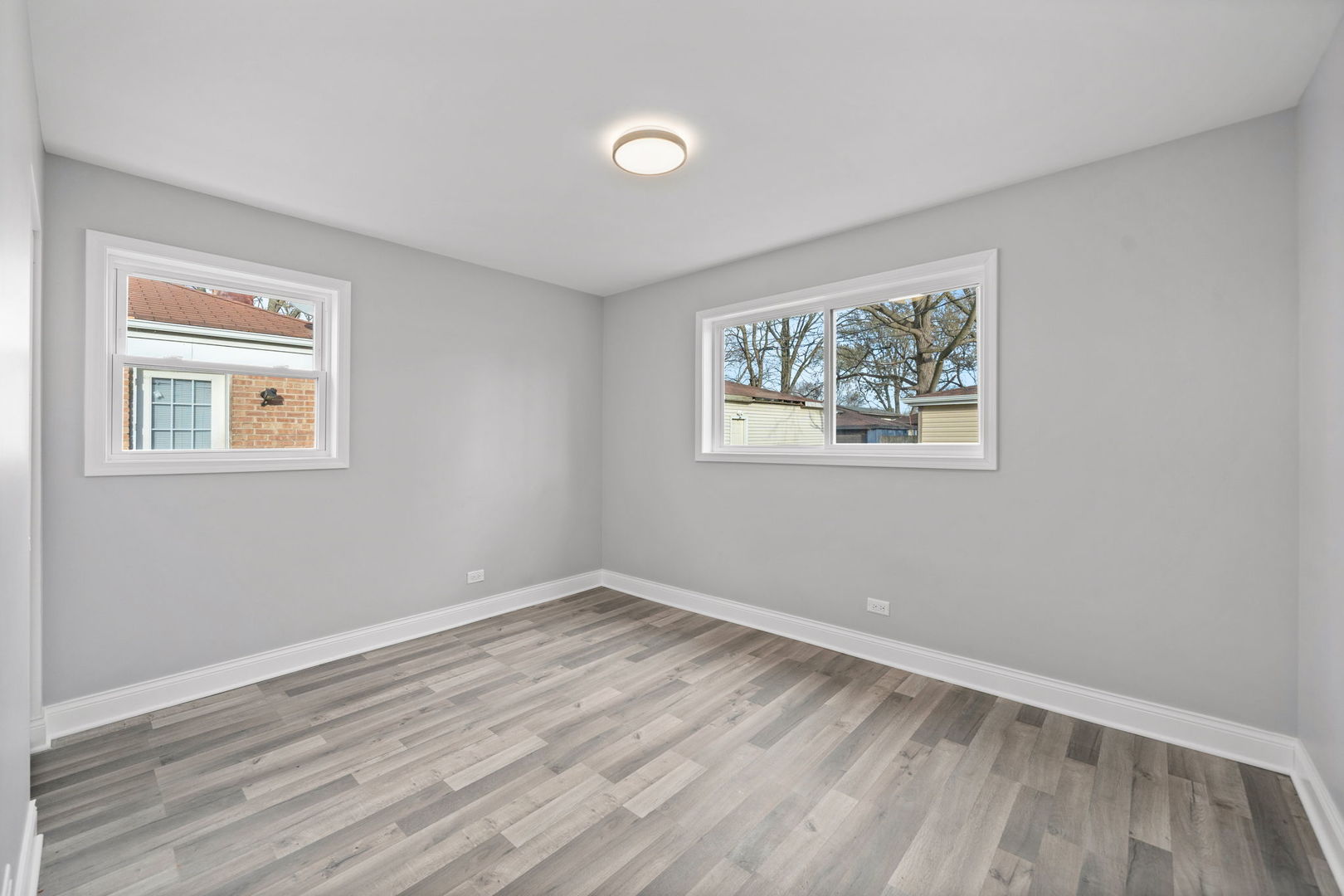 14609 Dante Ave Property Photo 11