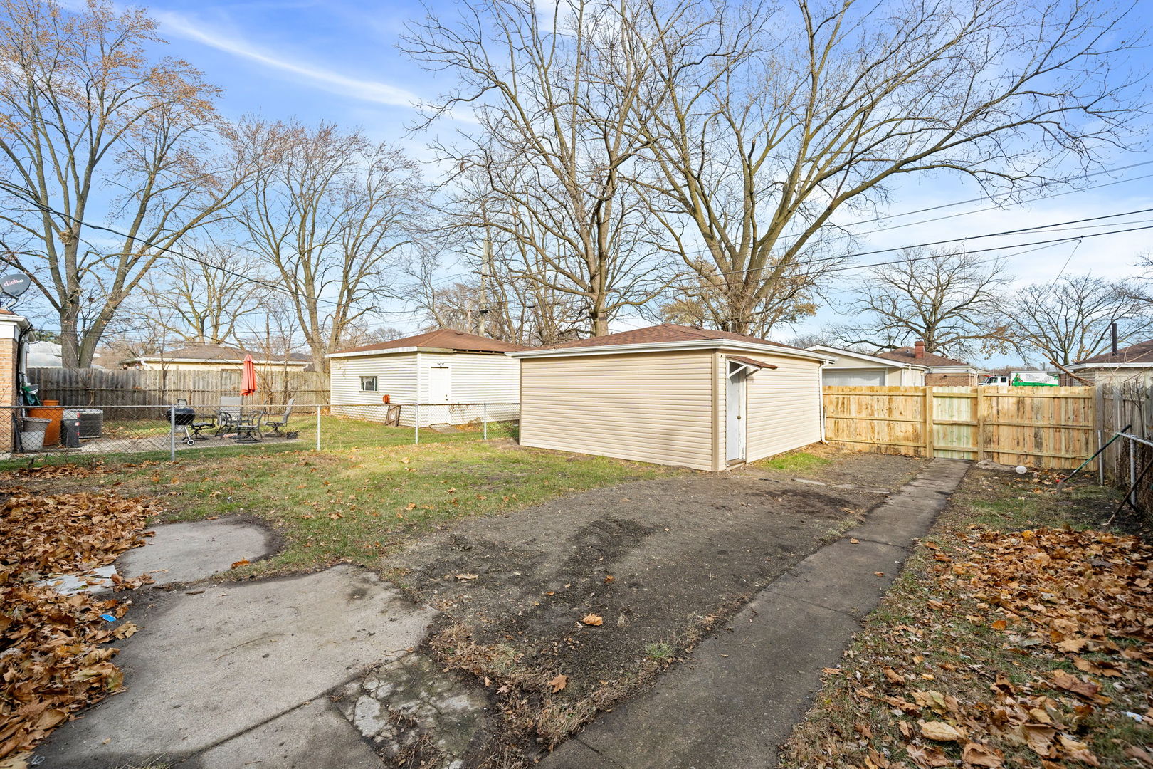 14609 Dante Ave Property Photo 16