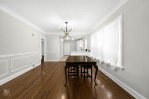 552 E 87th Place Property Photo 3