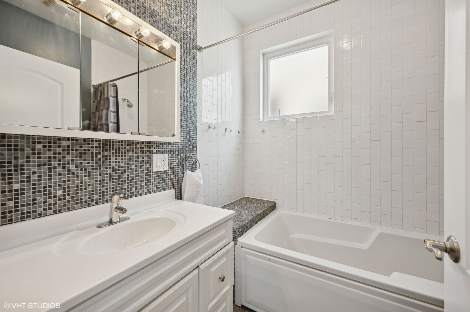 1655 W Byron Street Property Photo 26