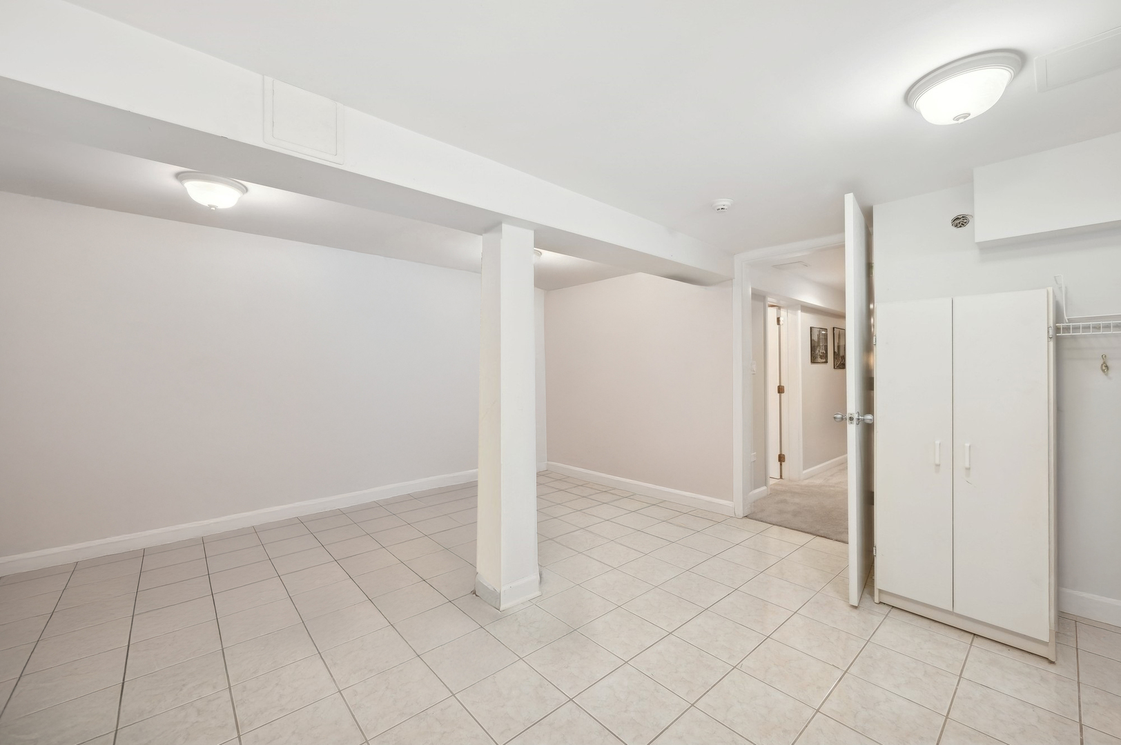 1655 W Byron Street Property Photo 32