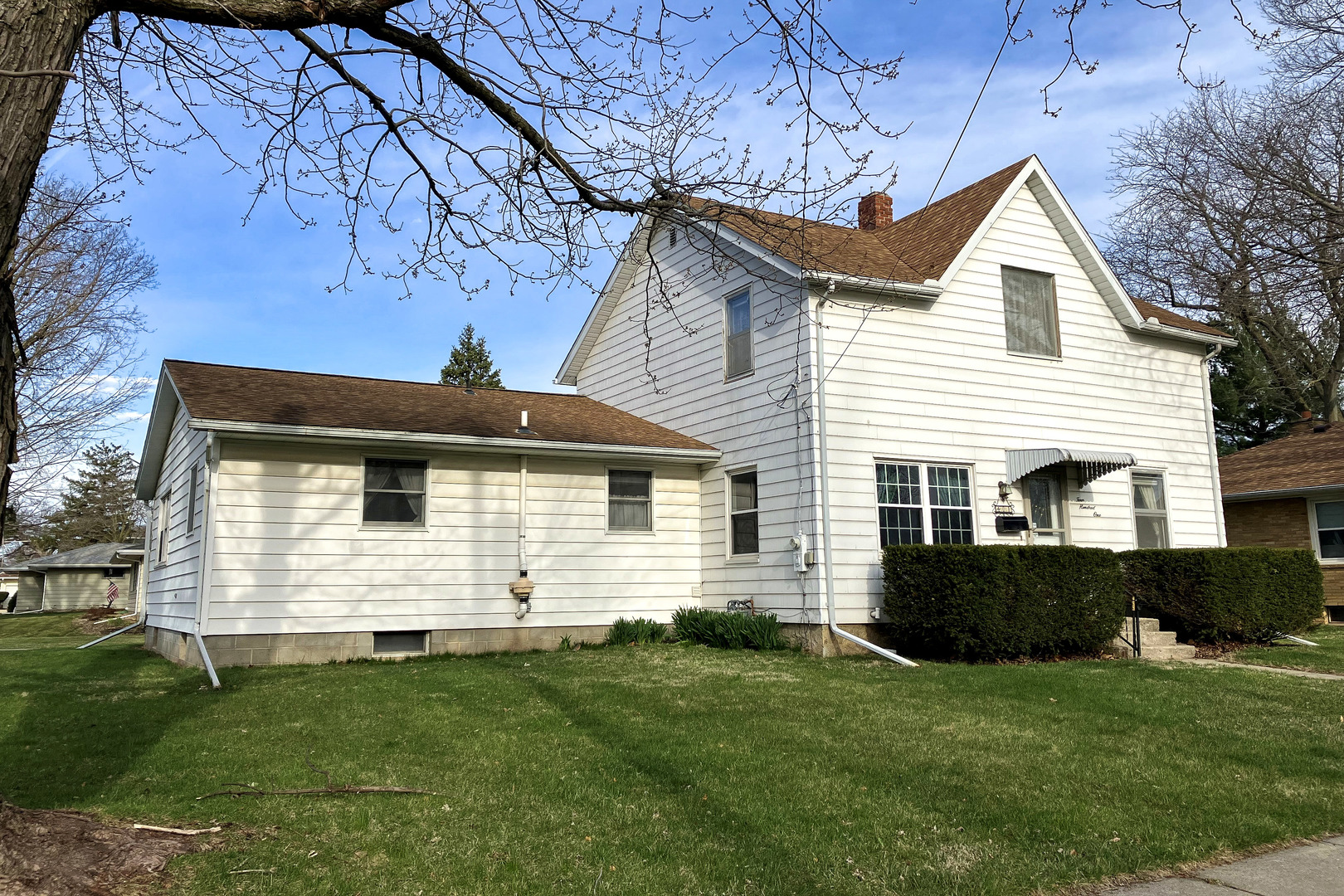 401 Ash Avenue Property Photo 1