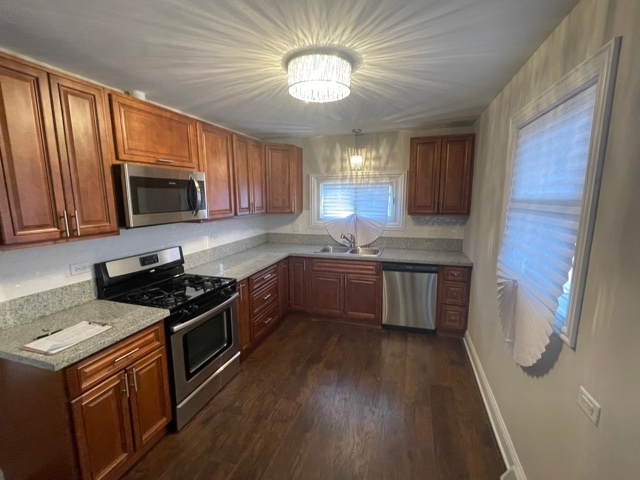 16329 Hermitage Avenue Property Photo 2