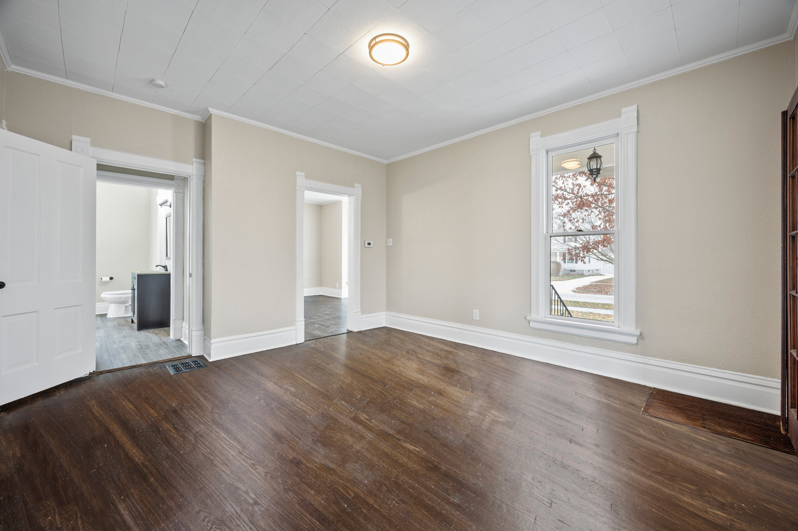 427 E Orleans Street Property Photo 7