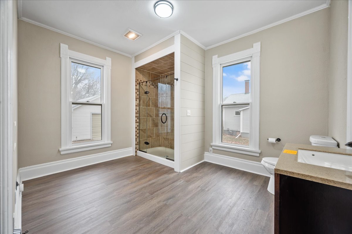 427 E Orleans Street Property Photo 14